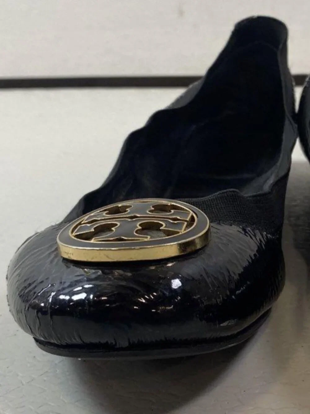 Tory Burch Black Leather Scalloped Ballet Flats Gold Medallion Logo 6